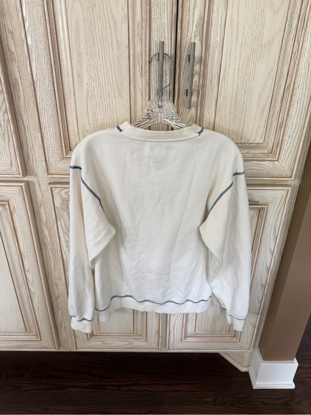 Peanuts Snoopy VAIL Colorado Graphic Sweatshirt - Picture 2 of 2